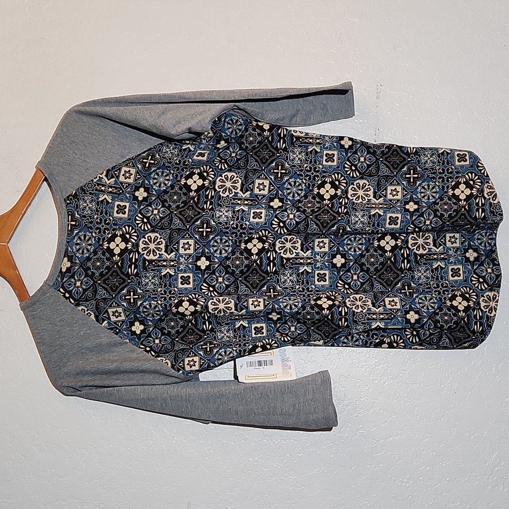 LULAROE Medium Randy Patterned Baseball T - Picture 8 of 8